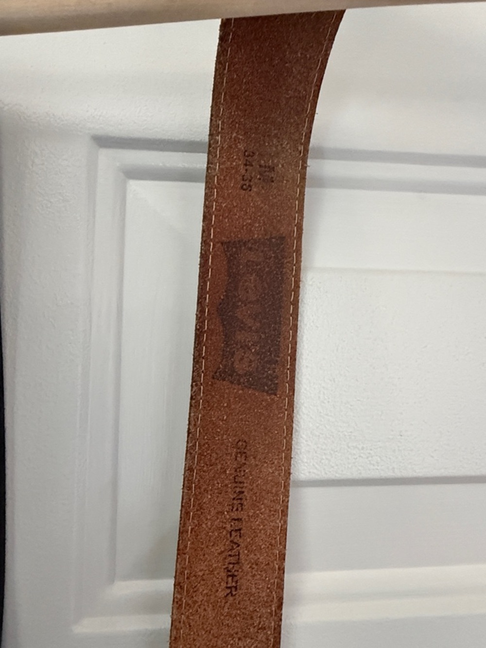 Timberland (black) -Levi’s (brown) Genuine leatherMen's Belts Size 36 - Picture 5 of 9